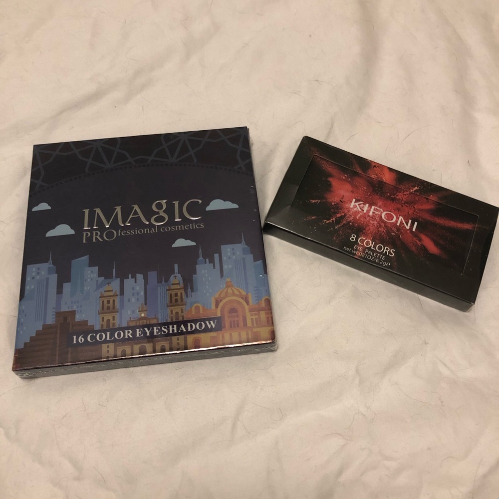 • 2 Makeup Palettes •